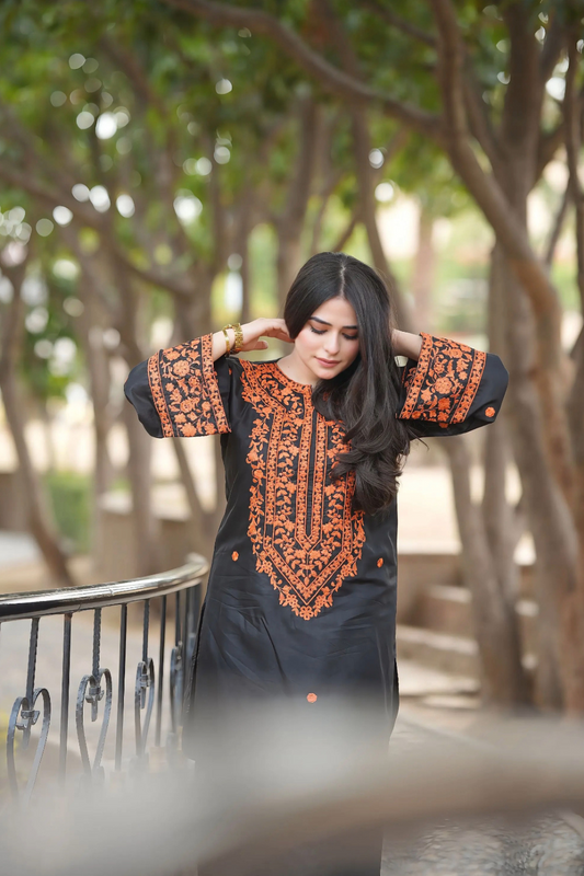 Scurt 2- Piece (Farshi Shalwar)